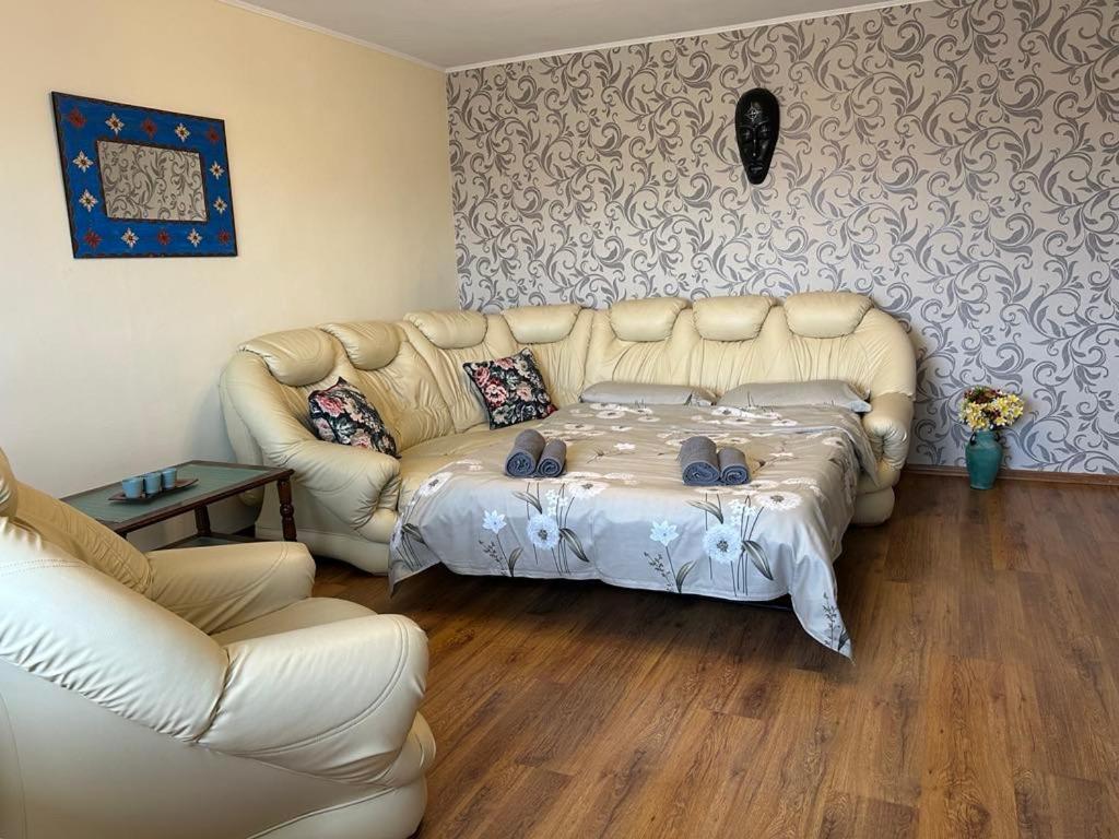 Harmony Luisa Apartment #Enjoy#Otopeni# Exteriör bild